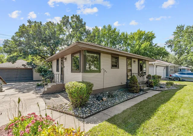 Photo 3 of Single family home for sale at 856 Maple St NE, Minneapolis, MN 55432 | MLS# 7128051 | Listing updated on 2026-09-26