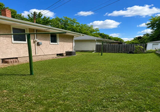 Photo 4 of Single family home for sale at 1600 Suburban Ave, Saint Paul, MN 55106 | MLS# 7128090 | Listing updated on 2026-09-21