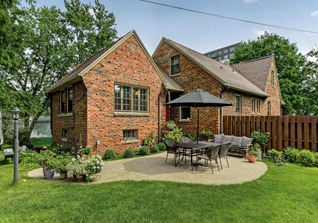 2nd image of 317 15th Ave Sw, Rochester, MN 55902 | MLS# 7128097