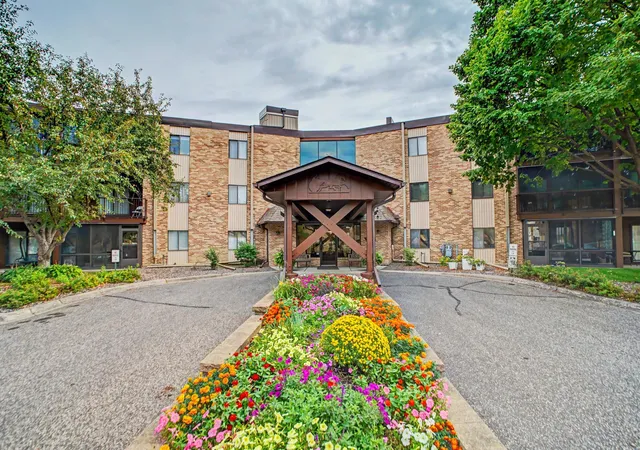 Photo 2 of Condo for sale at 2680 Oxford St N #145, Saint Paul, MN 55113 | MLS# 7128100 | Listing updated on 2026-10-20