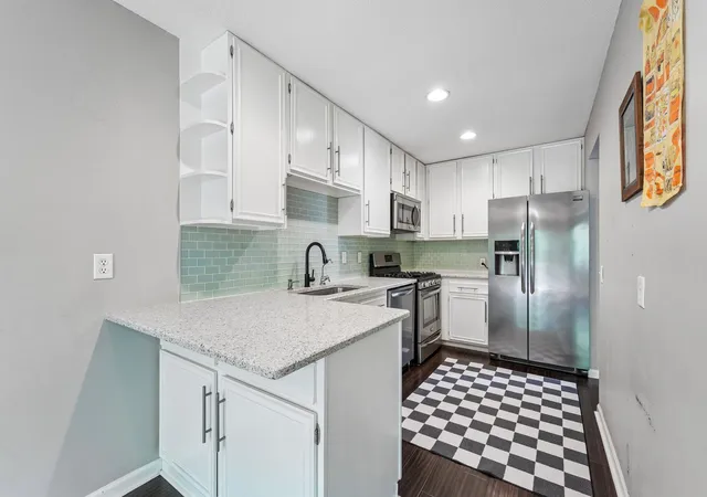 Photo 4 of Single family home for sale at 12311 Oak Leaf Ct, Burnsville, MN 55337 | MLS# 7128116 | Listing updated on 2026-08-28