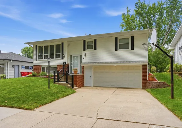 Photo 3 of Sale Pending at 2307 17 1/2 St Nw, Rochester, MN 55901 | MLS# 7128120 | Listing updated on 2026-09-03
