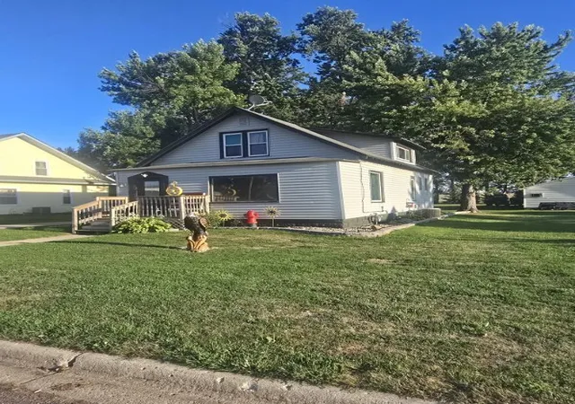 Photo 3 of Single family home for sale at 213 3rd Street W, Jasper, MN 56144 | MLS# 7128136 | Listing updated on 2026-08-17