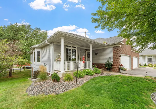 Photo 1 of Single family home for sale at 15135 Crestview Cir, Rosemount, MN 55068 | MLS# 7128138 | Listing updated on 2026-08-22
