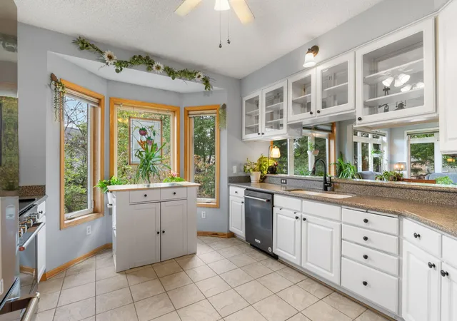 Photo 3 of Single family home for sale at 15135 Crestview Cir, Rosemount, MN 55068 | MLS# 7128138 | Listing updated on 2026-08-22
