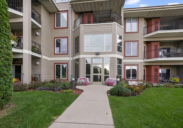 image of 1401 N Lakeshore Dr #206, Lake City, MN 55041 | MLS# 7128140