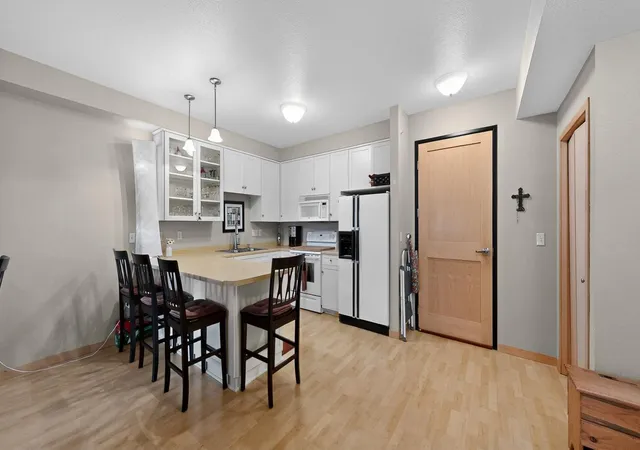 image of 1401 N Lakeshore Dr #206, Lake City, MN 55041 | MLS# 7128140