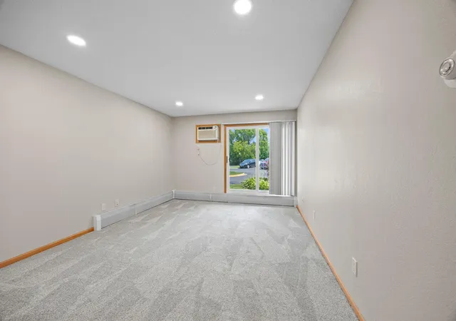 4th image of 3420 Golfview Dr, Eagan, MN 55123