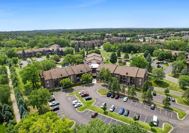 2nd image of 3420 Golfview Dr, Saint Paul, MN 55123