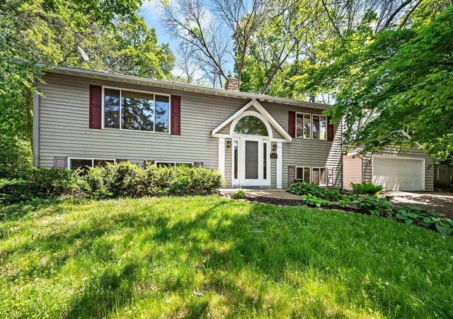 10th image of 5200 Greenwood Circle, Excelsior, MN 55331 | MLS# 7128168