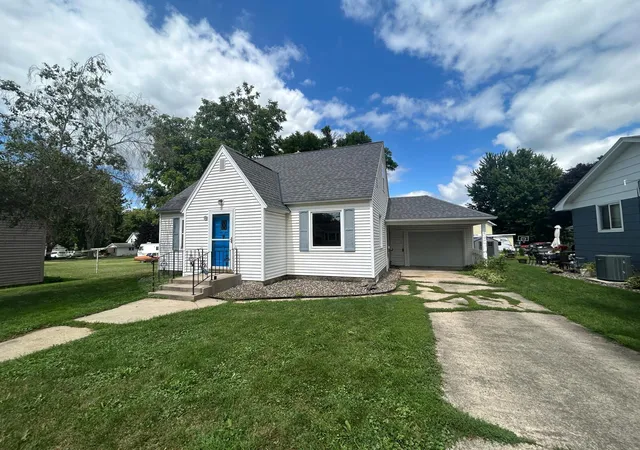 1st image of 370 E 5th St, Zumbrota, MN 55992 | MLS# 7128175