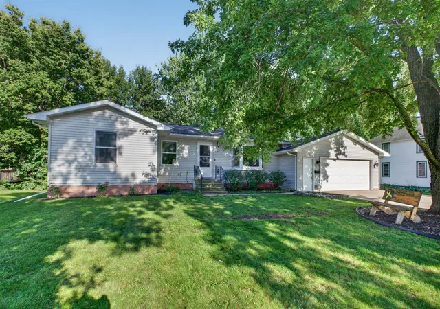 1st image of 618 1st St N, Waterville, MN 56096 | MLS# 7128181