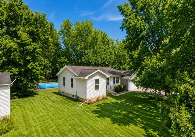 Photo 3 of Single family home for sale at 618 1st Street N, Waterville, MN 56096 | MLS# 7128181 | Listing updated on 2026-08-25