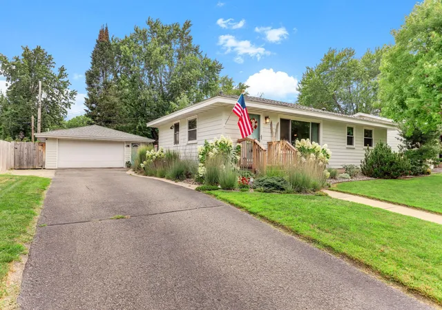 1st image of 8502 Upper 206th St W, Lakeville, MN 55044 | MLS# 7128206