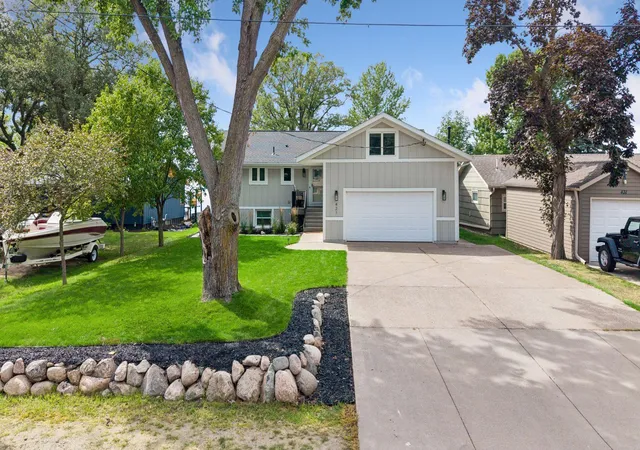Photo 2 of Single family home for sale at 421 Shoreacres Dr, Big Lake, MN 55309 | MLS# 7128216 | Listing updated on 2026-09-21