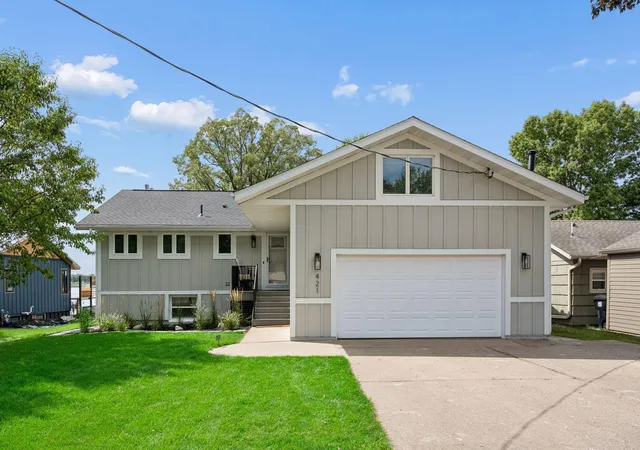 Photo 3 of Single family home for sale at 421 Shoreacres Dr, Big Lake, MN 55309 | MLS# 7128216 | Listing updated on 2026-09-21