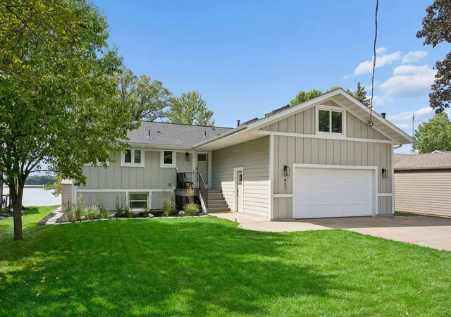 Photo 3 of Single family home for sale at 421 Shoreacres Dr, Big Lake, MN 55309 | MLS# 7128216 | Listing updated on 2026-09-21