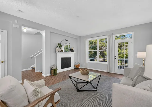 Photo 4 of Sale Pending at 1667 Village Trl E #5, Saint Paul, MN 55109 | MLS# 7128225 | Listing updated on 2026-10-22