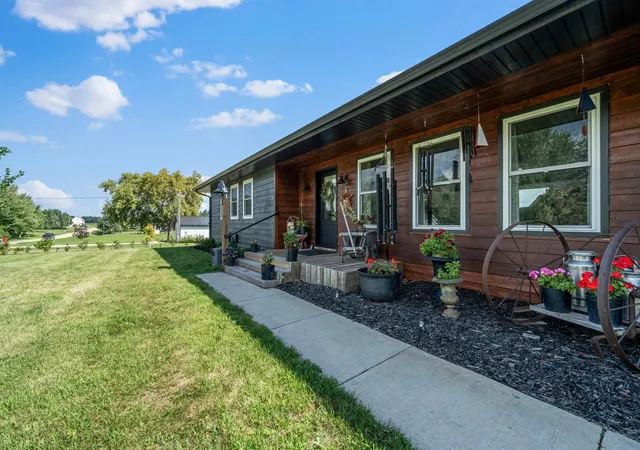 Photo 3 of Single family home for sale at 7143 Sunset Strip Nw, Alexandria, MN 56308 | MLS# 7128227 | Listing updated on 2026-09-18