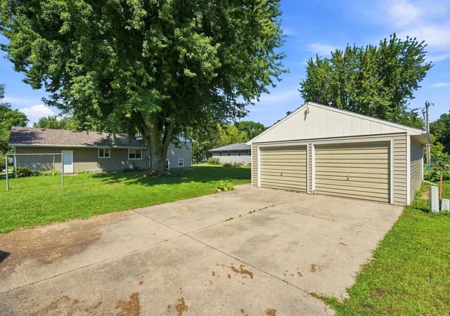 Photo 2 of Single family home for sale at 807 N Renville St, Winthrop, MN 55396 | MLS# 7128266 | Listing updated on 2026-08-27