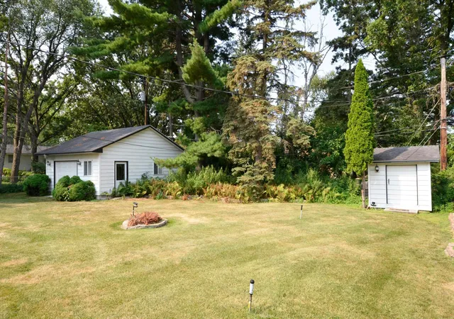 Photo 4 of Sale Pending at 2226 Pleasant View Dr, Saint Paul, MN 55112 | MLS# 7128280 | Listing updated on 2026-10-12
