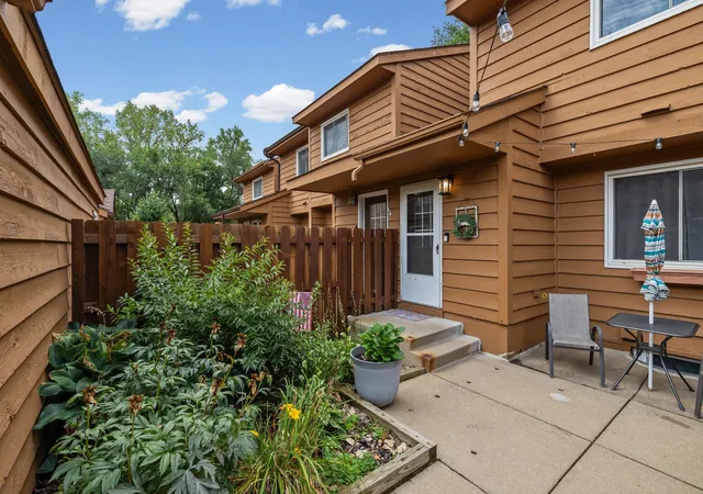 Photo 2 of Single family home for sale at 3253 Evergreen Dr, Saint Paul, MN 55121 | MLS# 7128281 | Listing updated on 2026-10-20
