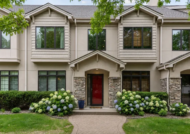 Photo 1 of Single family home for sale at 421 Willoughby Way W, Hopkins, MN 55305 | MLS# 7128317 | Listing updated on 2026-09-01