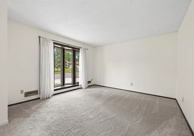 Photo 3 of Single family home for sale at 8305 69th St S, Cottage Grove, MN 55016 | MLS# 7128319 | Listing updated on 2026-10-03