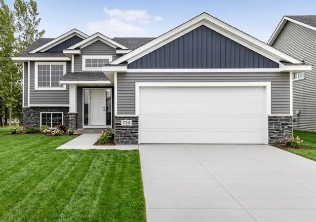 1st image of 720 Margaret Ln Ne, Isanti, MN 55040 | MLS# 7128336