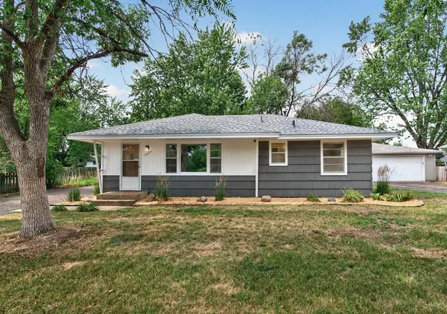 2nd image of 11672 N Heights Dr Nw, Minneapolis, MN 55433 | MLS# 7128339