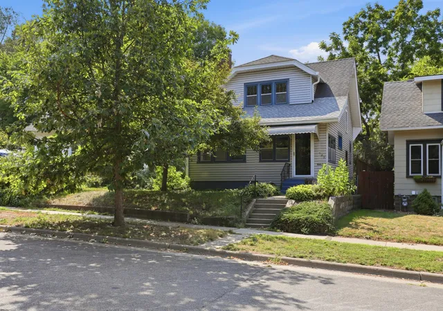 Photo 1 of Single family home for sale at 789 Fairview Ave N, Saint Paul, MN 55104 | MLS# 7128350 | Listing updated on 2026-09-24