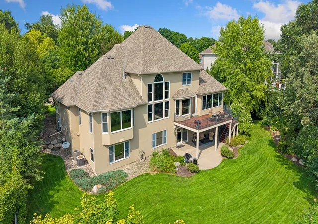 4th image of 18221 Overland Trl, Eden Prairie, MN 55347 | MLS# 7128352