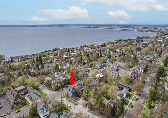 3rd image of 1931 E Superior St, Duluth, MN 55812 | MLS# 7128360