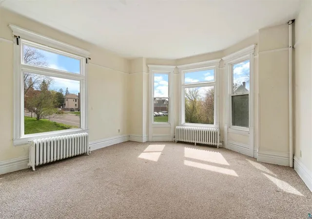 4th image of 1931 E Superior St, Duluth, MN 55812 | MLS# 7128360