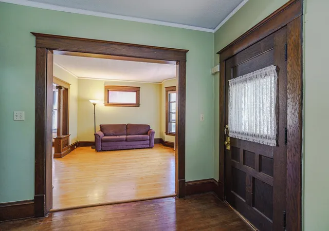 Photo 4 of Sale Pending at 1259 Minnehaha Ave W, Saint Paul, MN 55104 | MLS# 7128382 | Listing updated on 2026-10-13