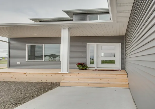 Photo 3 of Single family home for sale at 2534 Golden Ln S, Fargo, ND 58104 | MLS# 7128385 | Listing updated on 2026-10-08