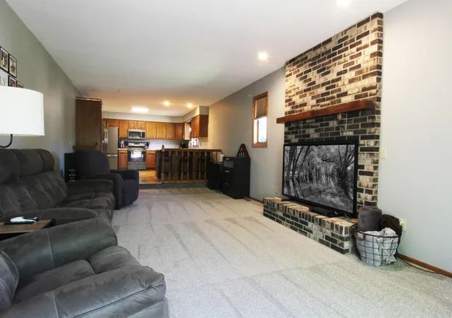 Listing Photo 4 - Condo for sale in building located at 7818 Davidson Ct, Inver Grove Heights, MN 55076