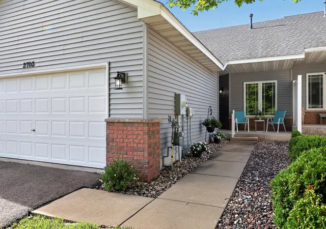Photo 3 of Single family home for sale at 2703 Village Dr, Faribault, MN 55021 | MLS# 7128390 | Listing updated on 2026-09-16