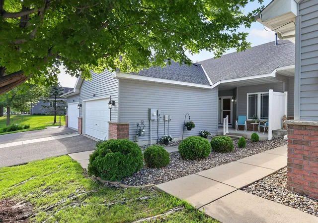 Photo 3 of Single family home for sale at 2703 Village Dr, Faribault, MN 55021 | MLS# 7128390 | Listing updated on 2026-10-05
