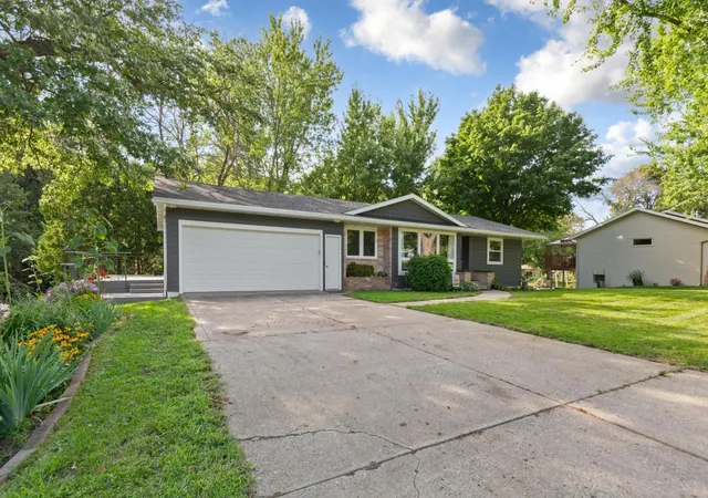 1st image of 1910 Linn Dr, Owatonna, MN 55060 | MLS# 7128393