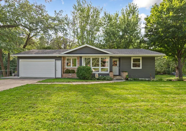 2nd image of 1910 Linn Dr, Owatonna, MN 55060 | MLS# 7128393