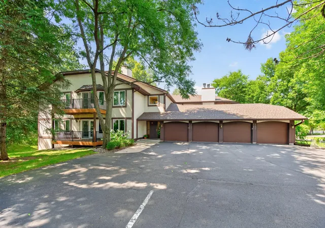 Photo 1 of Condo for sale at 15695 Sussex Dr, Minnetonka, MN 55345 | MLS# 7128403 | Listing updated on 2026-10-09