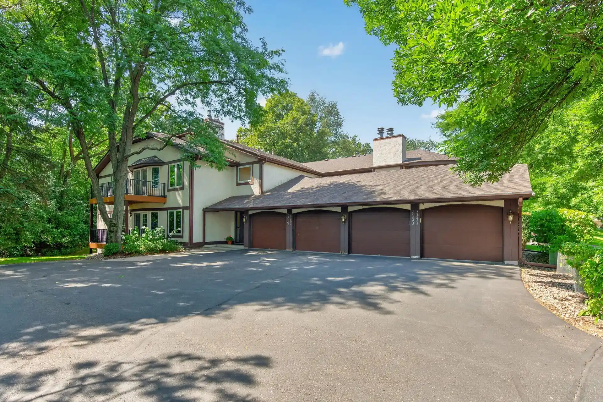 Listing Photo 2 - Condo for sale in 15695 Sussex Dr located at 15695 Sussex Dr, Minnetonka, MN 55345 - Unit 15695 Sussex Dr