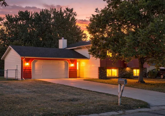 Photo 1 of Sale Pending at 8106 Vincent Ave N, Brooklyn Park, MN 55444 | MLS# 7128412 | Listing updated on 2026-08-30