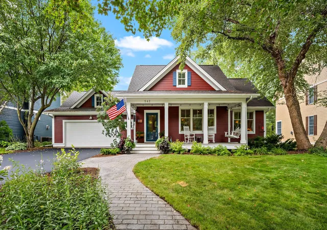 1st image of 542 Newman Trl, Stillwater, MN 55082 | MLS# 7128419