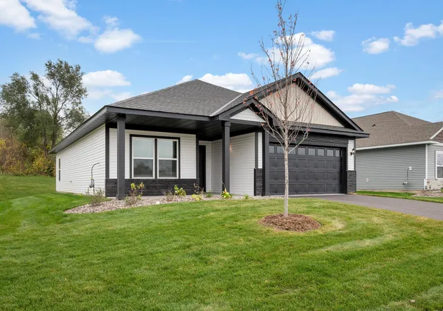 Photo 3 of Sale Pending at 919 Sycamore Pl N, Cambridge, MN 55008 | MLS# 7128424 | Listing updated on 2026-09-03
