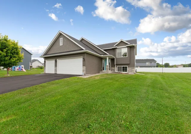 2nd image of 2401 Foxtail Ln, Faribault, MN 55021 | MLS# 7128444