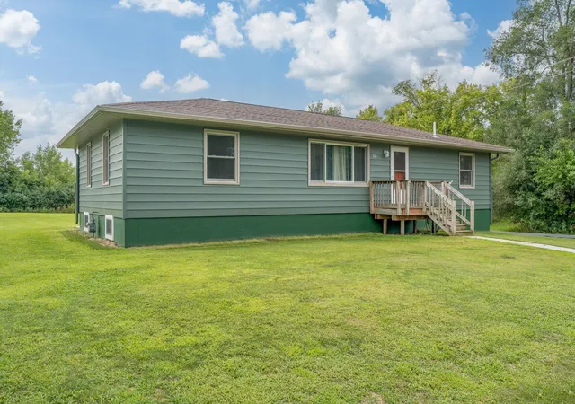 Photo 3 of Single family home for sale at 525 Harper St, Mankato, MN 56001 | MLS# 7128455 | Listing updated on 2026-08-18
