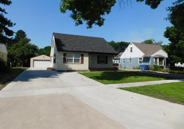 2nd image of 413 22nd St S, Fargo, ND 58103 | MLS# 7128464