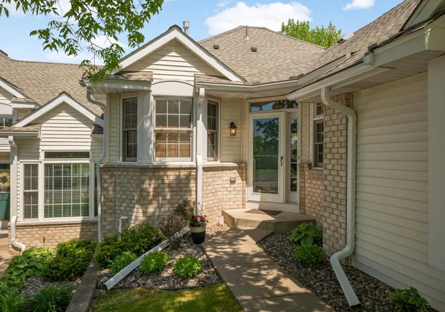 Photo 1 of Single family home for sale at 16270 Crystal Hills Dr, Lakeville, MN 55044 | MLS# 7128466 | Listing updated on 2026-09-04